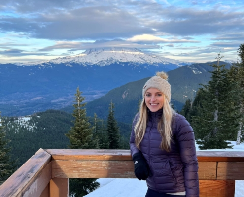 High Hut Snowshoe Trail Near Mount Rainier